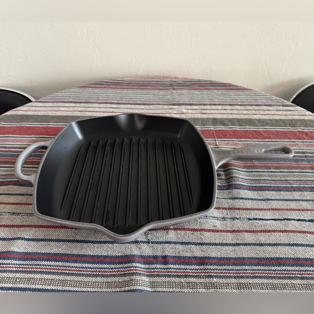 Le Creuset Enameled Cast Iron Signature Square Skillet Grill, 10.25", Oyster